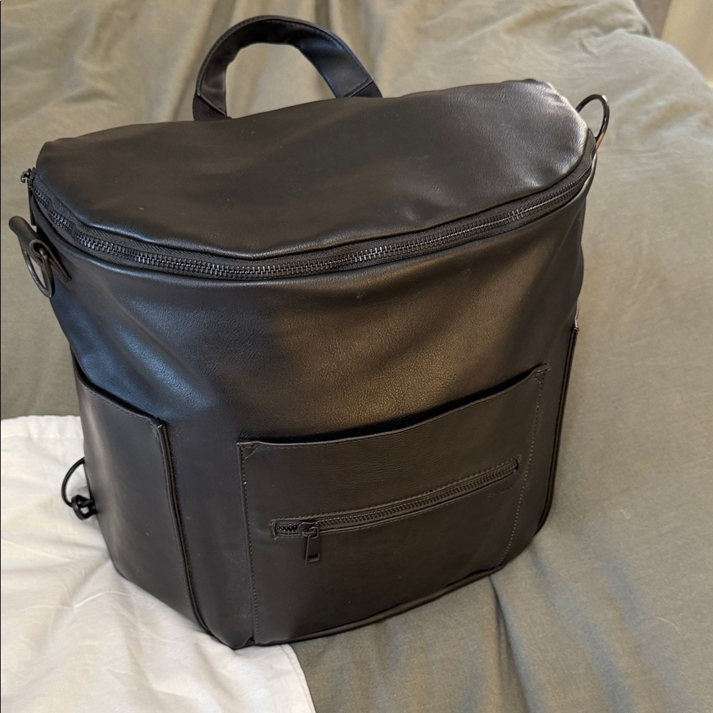 RARE & SOLD OUT 
Fawn Design Black with Black Hardware